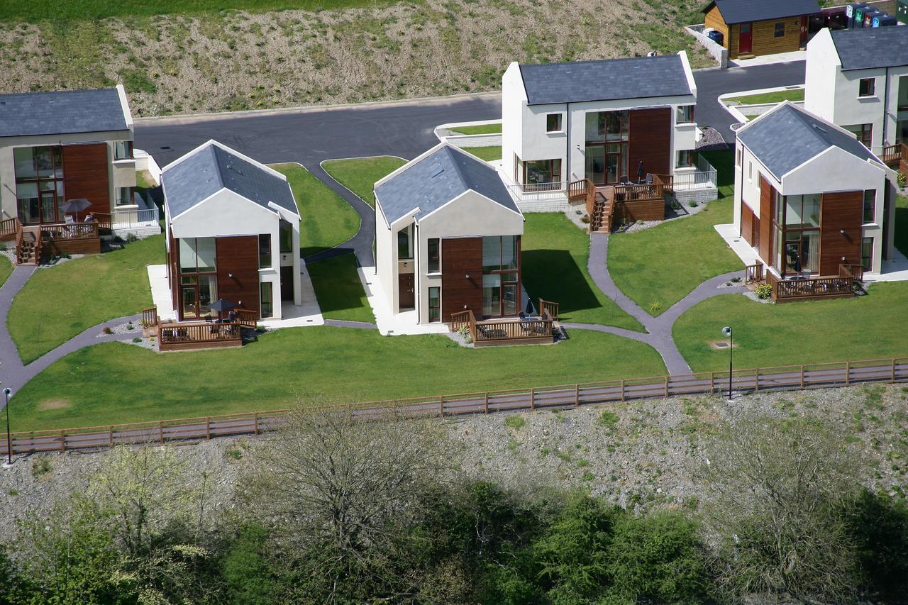 Castle Quay Villa Ballinadee Exterior foto